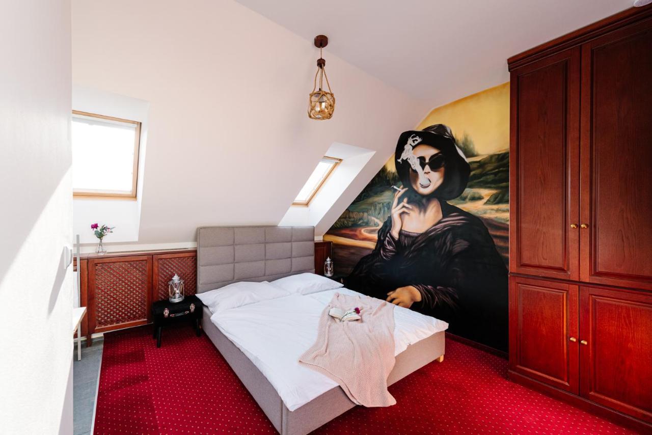 Petra Inn Apartments In Historical Palace Μπρατισλάβα Εξωτερικό φωτογραφία