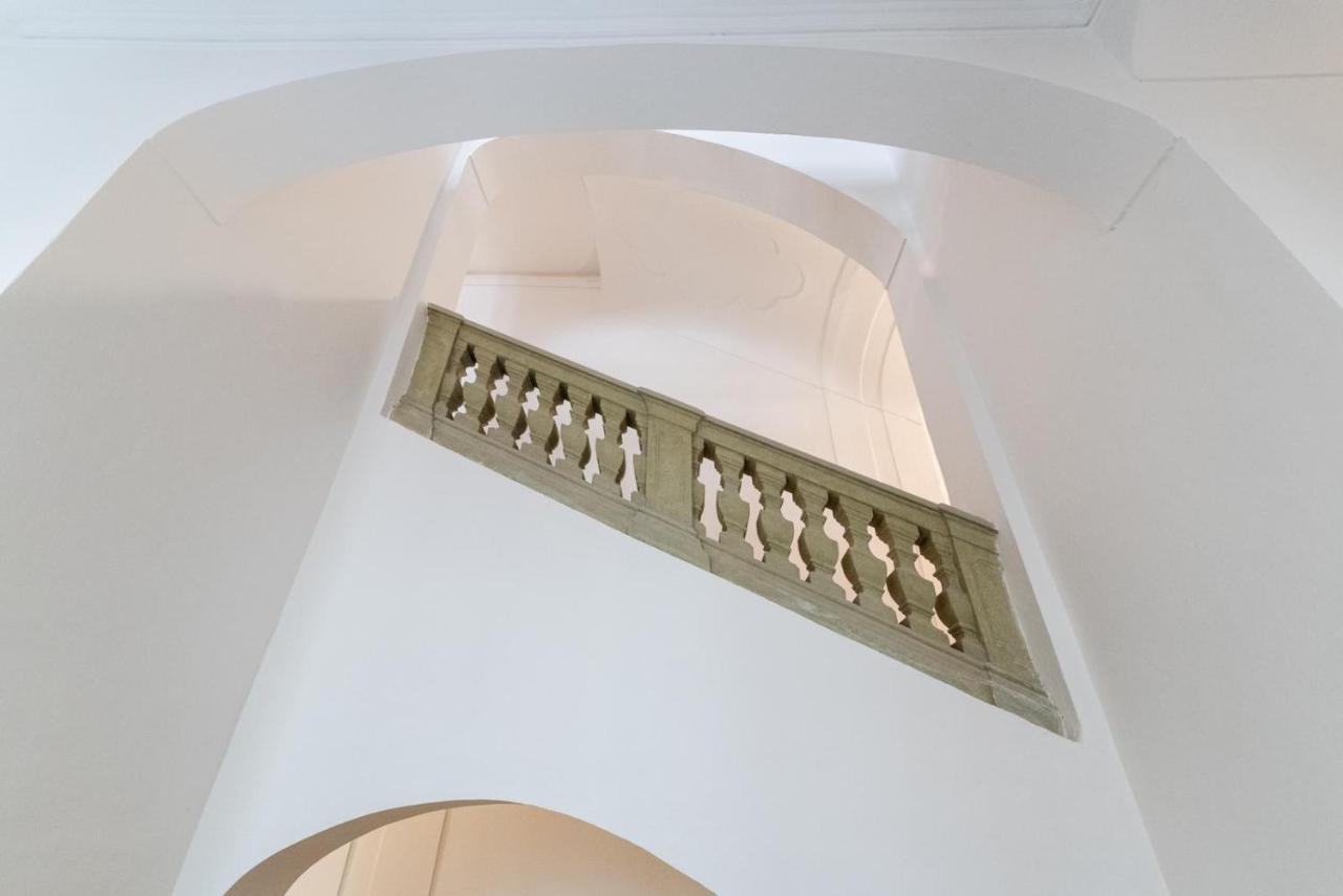 Petra Inn Apartments In Historical Palace Μπρατισλάβα Εξωτερικό φωτογραφία