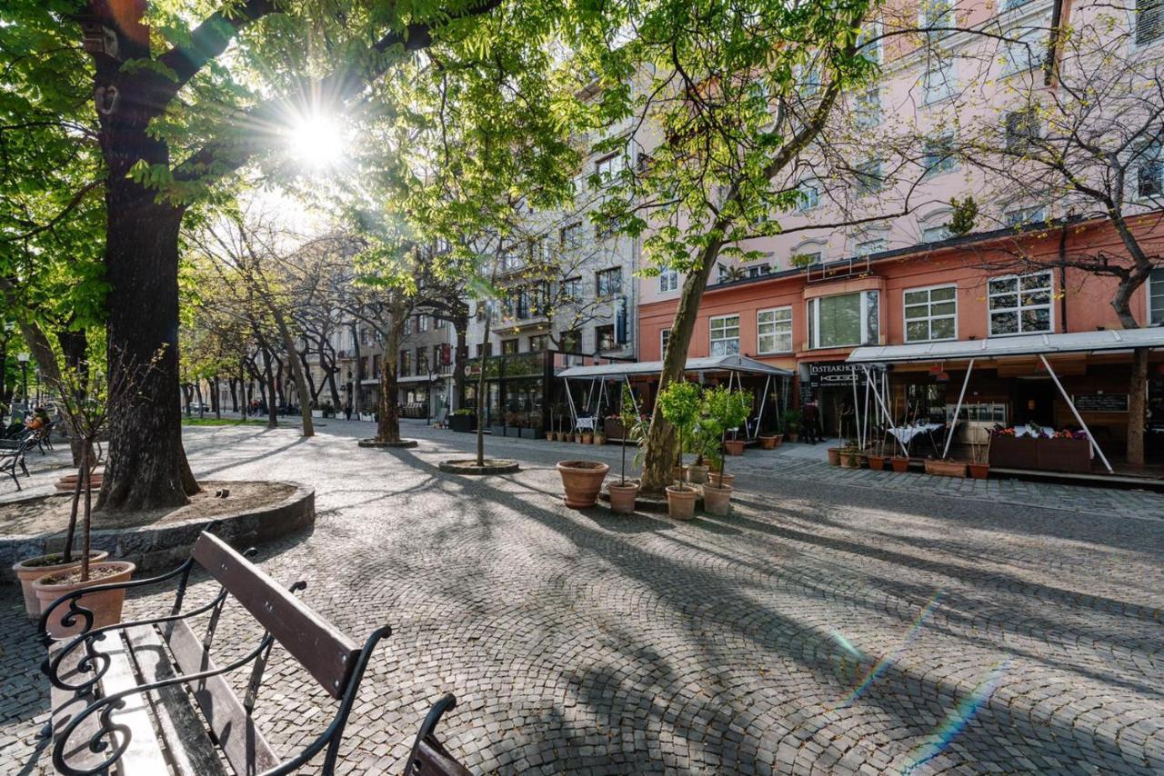 Petra Inn Apartments In Historical Palace Μπρατισλάβα Εξωτερικό φωτογραφία