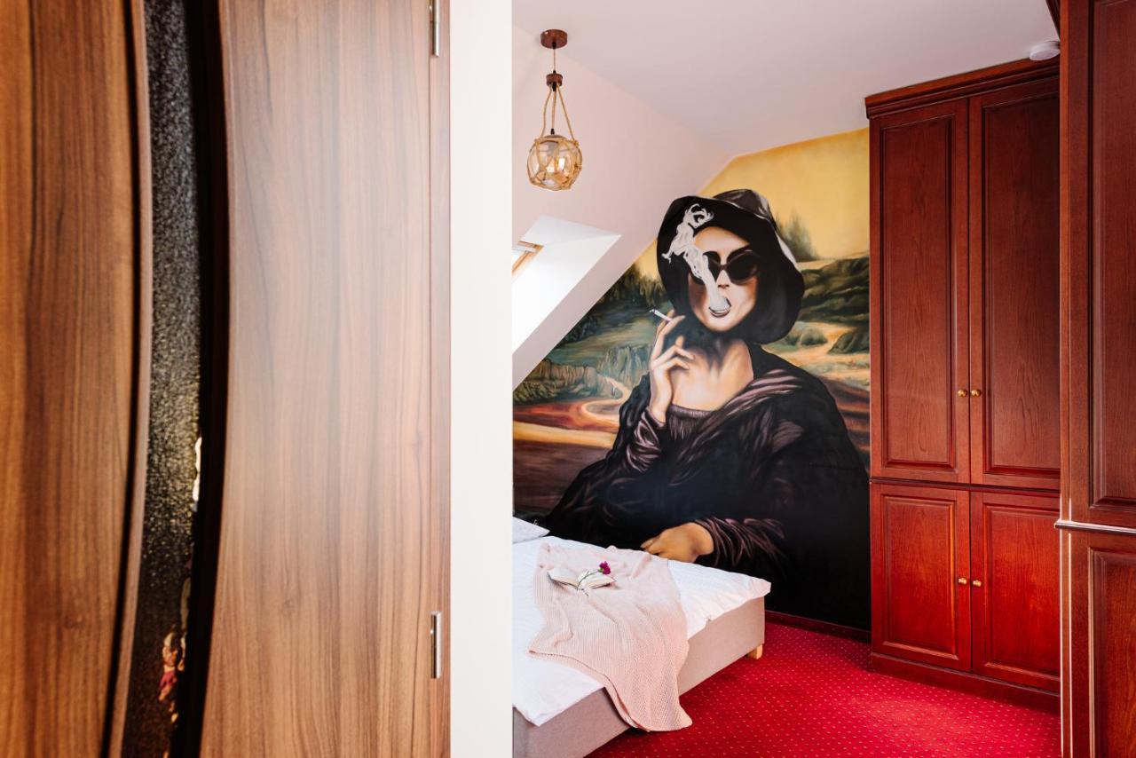 Petra Inn Apartments In Historical Palace Μπρατισλάβα Εξωτερικό φωτογραφία
